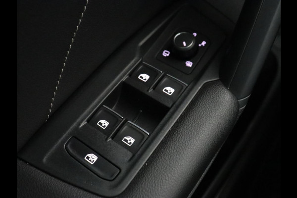 Volkswagen Tiguan 1.4 TSI eHybrid R Line | Panoramadak | Leder | Stoelverwarming | Trekhaak | 360 Camera | Adaptive cruise | Carplay | Matrix LED | Navigatie | Achterbankverwarming | PHEV | Plug In