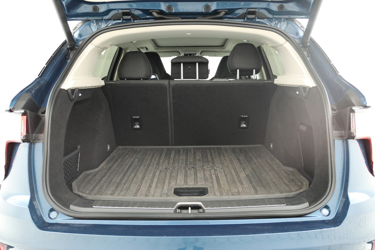 Lynk & Co 01 1.5 Black pakket, Navigatie, Apple carplay.