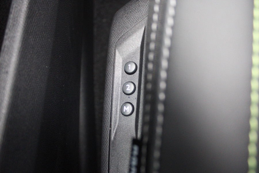 Peugeot 408 1.6 HYbrid 225 EAT8 GT | Panoramadak | Massage | Adatieve cruise | FULL