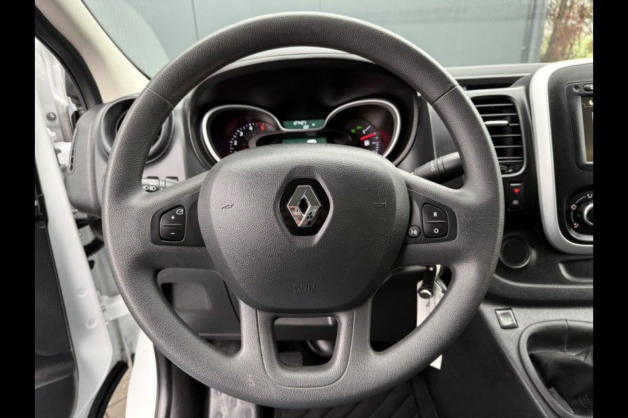 Renault Trafic 2.0 dCi 120 PK / L2H1 / DUBBELE CABINE / TREKHAAK / IMPERIAAL / 6-PERS / LED / AIRCO / CRUISE