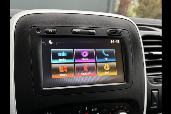 Renault Trafic 2.0 dCi 120 PK / L2H1 / DUBBELE CABINE / TREKHAAK / IMPERIAAL / 6-PERS / LED / AIRCO / CRUISE