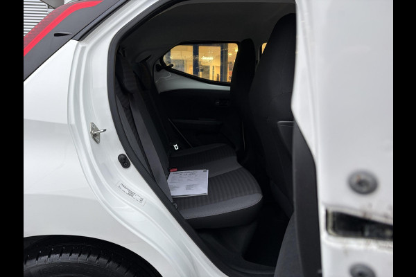 Toyota Aygo 1.0 VVT-i x-play | Carplay | Achteruitrijcamera | Airco | Automaat