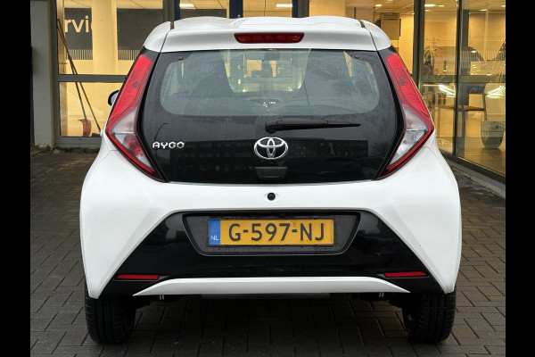 Toyota Aygo 1.0 VVT-i x-play | Carplay | Achteruitrijcamera | Airco | Automaat