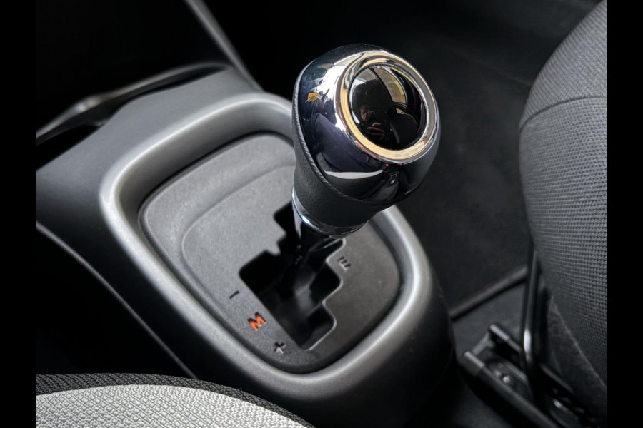 Toyota Aygo 1.0 VVT-i x-play | Carplay | Achteruitrijcamera | Airco | Automaat