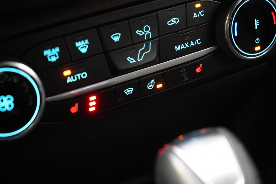 Ford Fiesta 1.0 EcoBoost Hybrid Active X | Navigatie | Stoelverwarming | Stuurverwarming | Sportstuur | Privacy glass