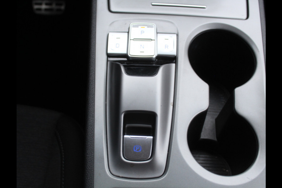 Hyundai Kona EV Comfort 64 kWh CAMERA | NAVI | CARPLAY | LMV17 | LED | PDC | CLIMATE | DAB | ADAPCRUISE