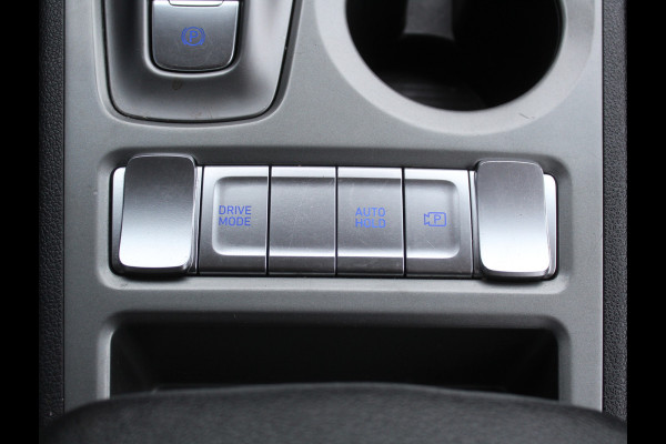 Hyundai Kona EV Comfort 64 kWh CAMERA | NAVI | CARPLAY | LMV17 | LED | PDC | CLIMATE | DAB | ADAPCRUISE