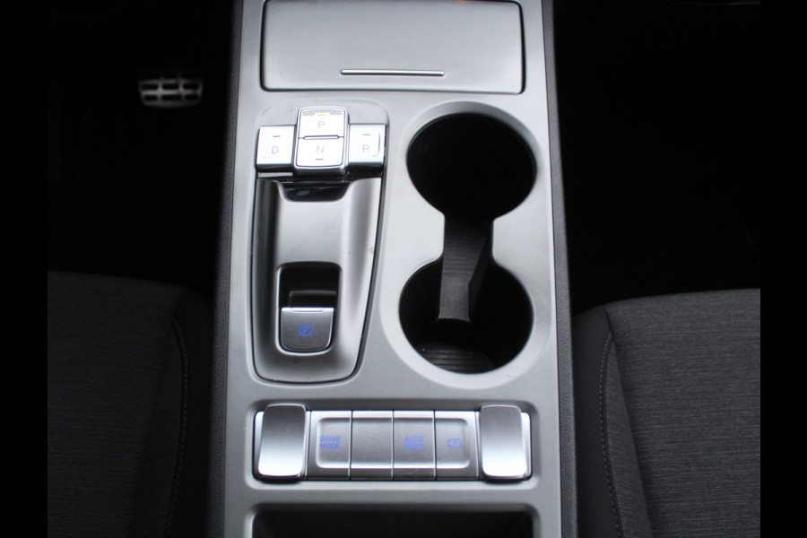 Hyundai Kona EV Comfort 64 kWh CAMERA | NAVI | CARPLAY | LMV17 | LED | PDC | CLIMATE | DAB | ADAPCRUISE