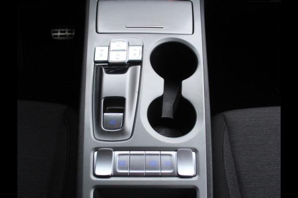 Hyundai Kona EV Comfort 64 kWh CAMERA | NAVI | CARPLAY | LMV17 | LED | PDC | CLIMATE | DAB | ADAPCRUISE