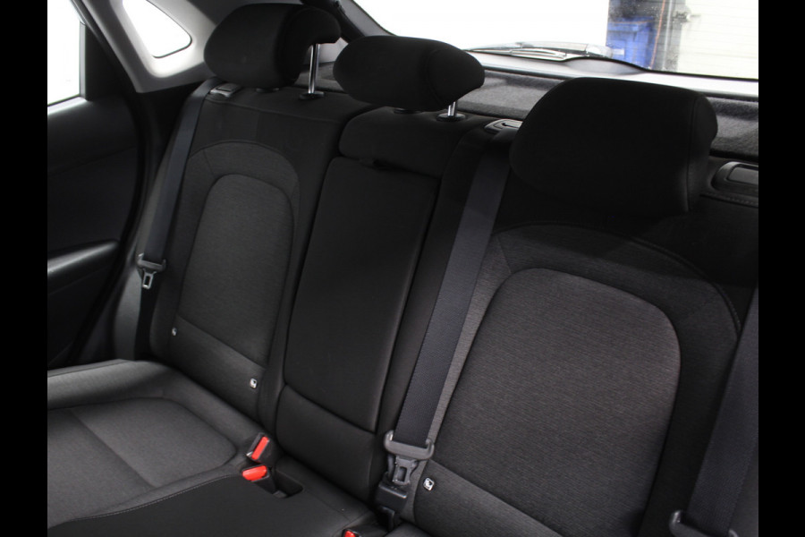 Hyundai Kona EV Comfort 64 kWh CAMERA | NAVI | CARPLAY | LMV17 | LED | PDC | CLIMATE | DAB | ADAPCRUISE