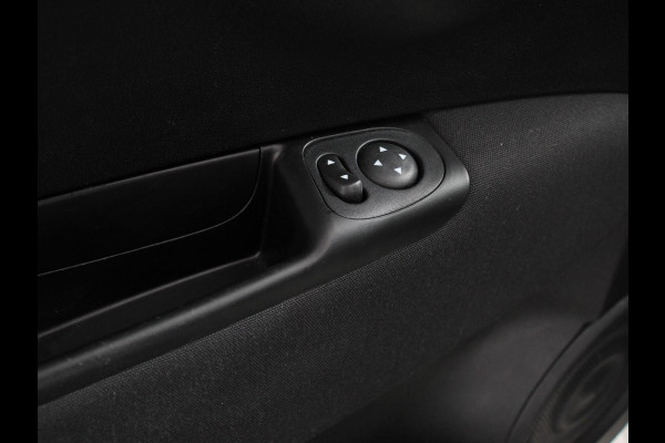 Fiat 500 1.0 Hybrid Dolcevita Panorama dak Control Parkeer Sensoren  Lichtmetalen Velgen Cruise Control