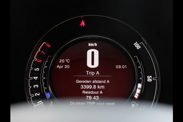 Fiat 500 1.0 Hybrid Dolcevita Panorama dak Control Parkeer Sensoren  Lichtmetalen Velgen Cruise Control