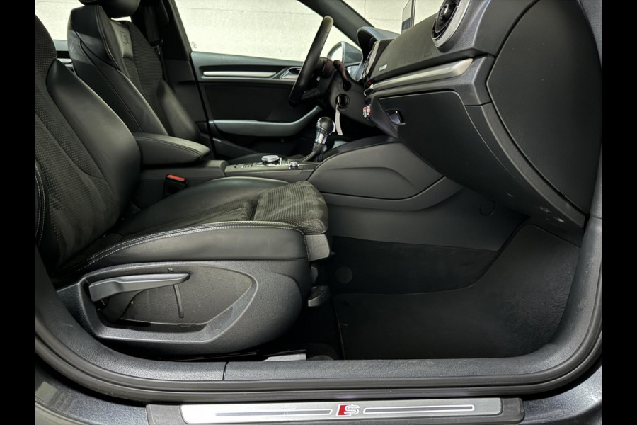 Audi A3 Sportback 35 TFSI 3x S-Line Black Edition Pano NAP