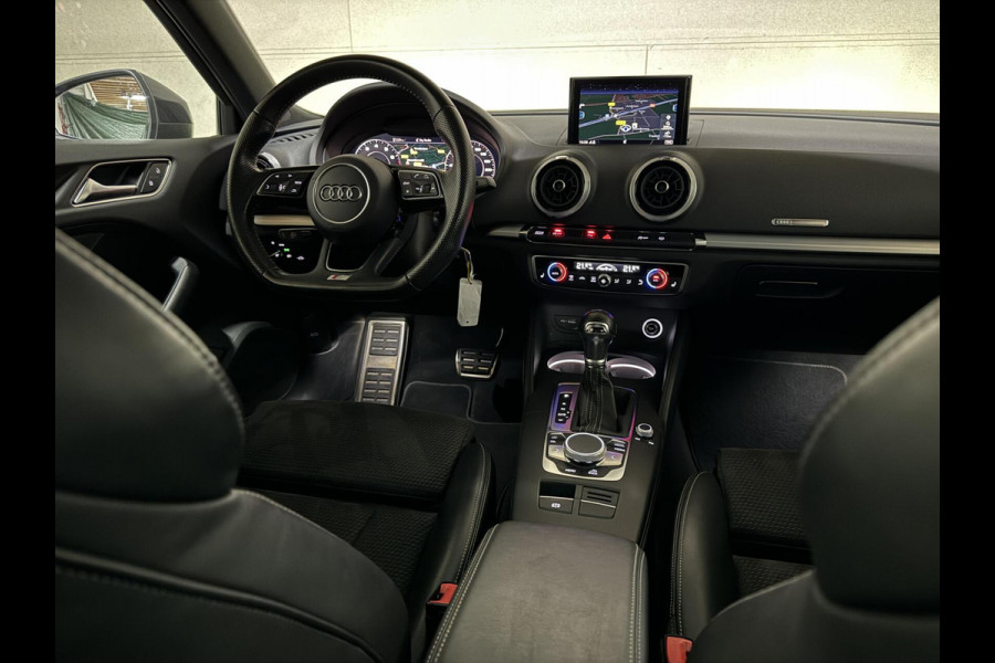 Audi A3 Sportback 35 TFSI 3x S-Line Black Edition Pano NAP