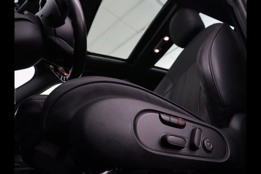 MINI Countryman 2.0 John Cooper Works ALL4 Chili | Panoramadak | Leder | Adaptive cruise | Stoelverwarming | Head-Up | Camera | Memory | Carplay | Navigatie | Full LED | Origineel NL