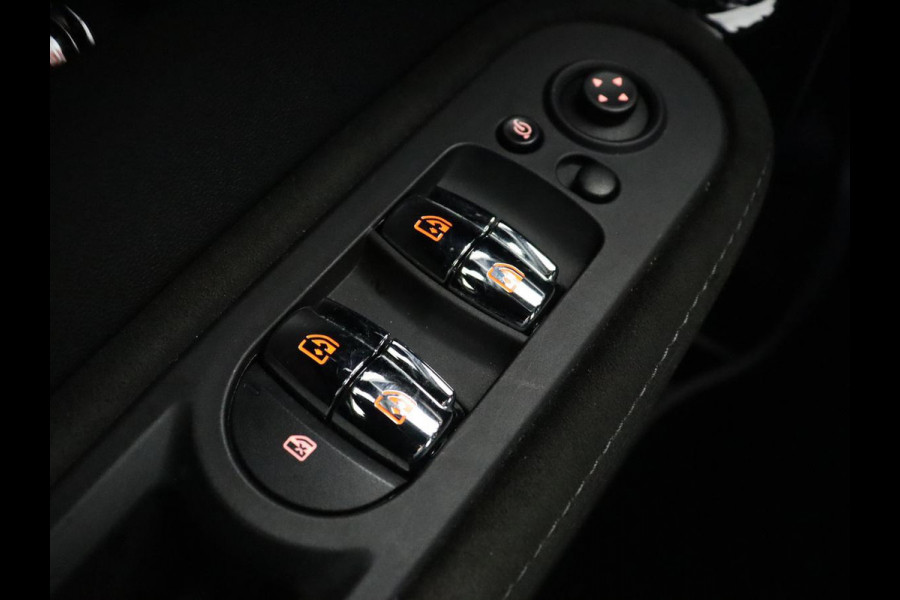 MINI Countryman 2.0 John Cooper Works ALL4 Chili | Panoramadak | Leder | Adaptive cruise | Stoelverwarming | Head-Up | Camera | Memory | Carplay | Navigatie | Full LED | Origineel NL