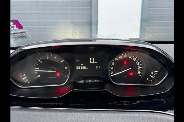 Peugeot 208 1.2 PureTech Blue Lion / APK