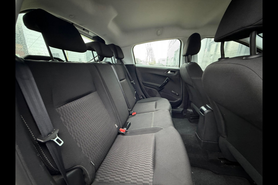 Peugeot 208 1.2 PureTech Blue Lion / APK