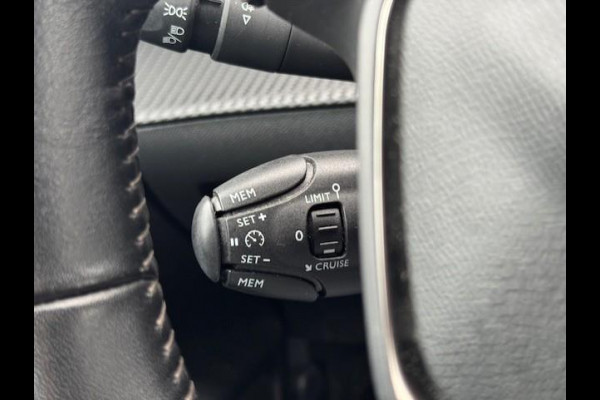 Peugeot 208 1.2 Allure -Dealer onderhouden-1e eigenaar-LED