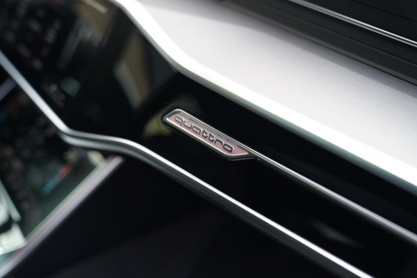 Audi RS6 Avant RS6 TFSI Quattro | B&O Advanced | Dynamic PLUS pakket | Keramisch | 360cam | HuD | Competition Velgen | Nightvision