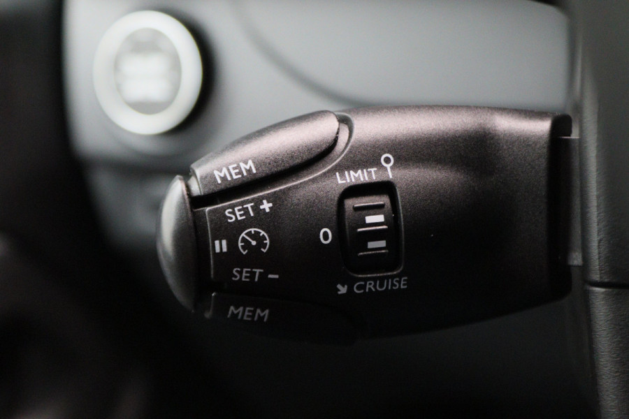 Peugeot Expert 2.0 BlueHDI 150 L3 Asphalt DC 4x4 Dangel 5-Zits, Climate, Cruise, Apple Carplay, Lane Assist, Trekhaak, PDC, 17''