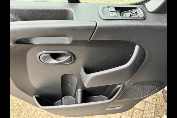 Renault Master T35 2.3 dCi 150 L3H2 Energy Work Edition Cruise control Airco Navi Apple / Android Achteruitrijcamera Sensoren v/a