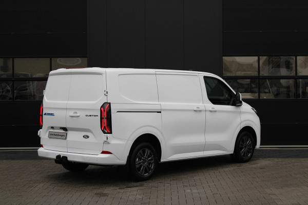Ford E-Transit Custom 320 L1H1 Limited 65 kWh 218pk - Trekhaak - Pro Power - Stoelverwarming - Carplay/Android - Camera - Rijklaar