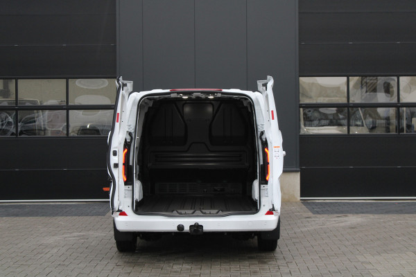 Ford E-Transit Custom 320 L1H1 Limited 65 kWh 218pk - Trekhaak - Pro Power - Stoelverwarming - Carplay/Android - Camera - Rijklaar