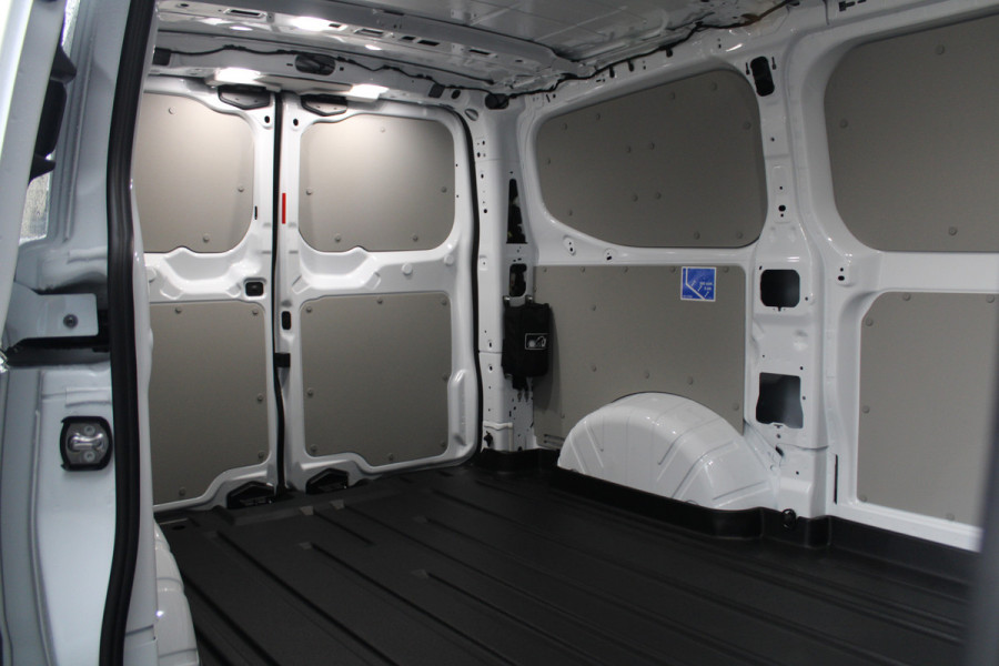 Ford E-Transit Custom 320 L1H1 Limited 65 kWh 218pk - Trekhaak - Pro Power - Stoelverwarming - Carplay/Android - Camera - Rijklaar