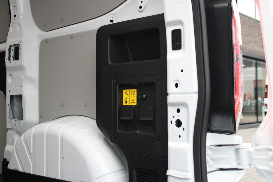 Ford E-Transit Custom 320 L1H1 Limited 65 kWh 218pk - Trekhaak - Pro Power - Stoelverwarming - Carplay/Android - Camera - Rijklaar