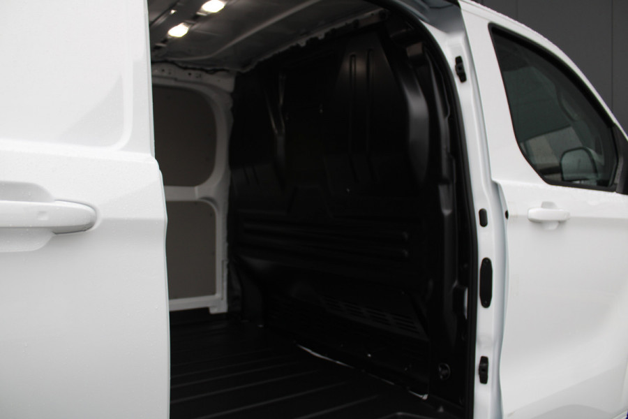 Ford E-Transit Custom 320 L1H1 Limited 65 kWh 218pk - Trekhaak - Pro Power - Stoelverwarming - Carplay/Android - Camera - Rijklaar