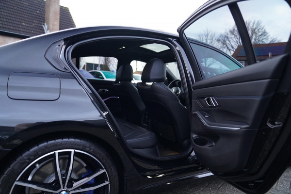 BMW 3-serie M340i xDrive High Executive | Schuifdak | Laser LED | Luxe Leder | 360 camera | Head Up display | Adaptieve Cruise |