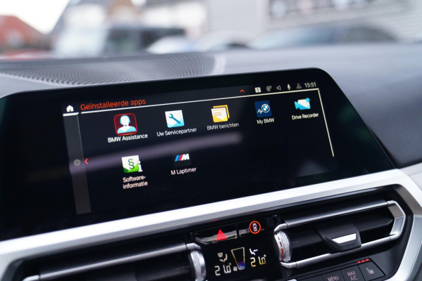 BMW 3-serie M340i xDrive High Executive | Schuifdak | Laser LED | Luxe Leder | 360 camera | Head Up display | Adaptieve Cruise |