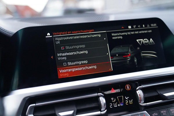 BMW 3-serie M340i xDrive High Executive | Schuifdak | Laser LED | Luxe Leder | 360 camera | Head Up display | Adaptieve Cruise |