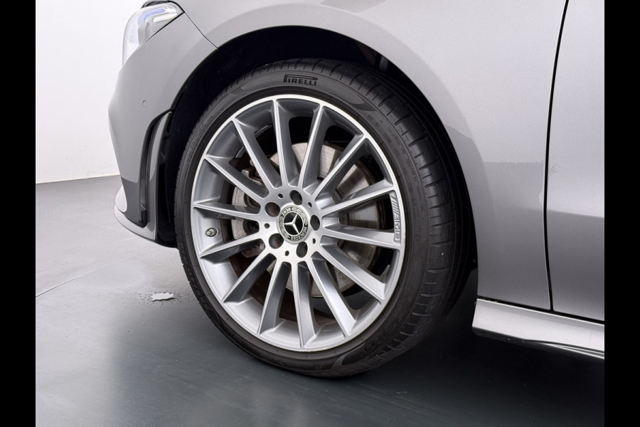 Mercedes-Benz CLA-Klasse 250e AMG // Keyless Entry // Sfeerverlichting // Camera // 19" AMG Velgen // Apple Carplay // Android Auto // Privacy Glas