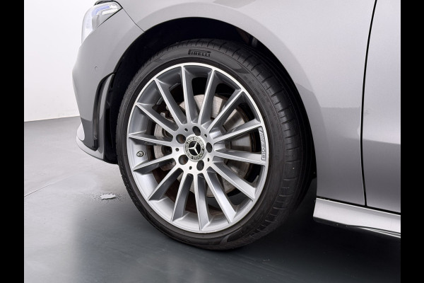 Mercedes-Benz CLA-Klasse 250e AMG // Keyless Entry // Sfeerverlichting // Camera // 19" AMG Velgen // Apple Carplay // Android Auto // Privacy Glas