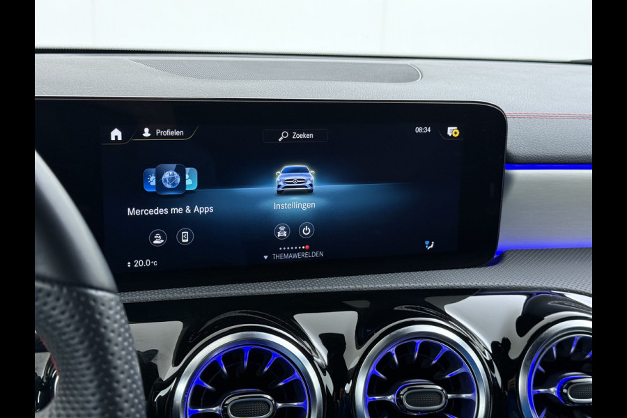 Mercedes-Benz CLA-Klasse 250e AMG // Keyless Entry // Sfeerverlichting // Camera // 19" AMG Velgen // Apple Carplay // Android Auto // Privacy Glas