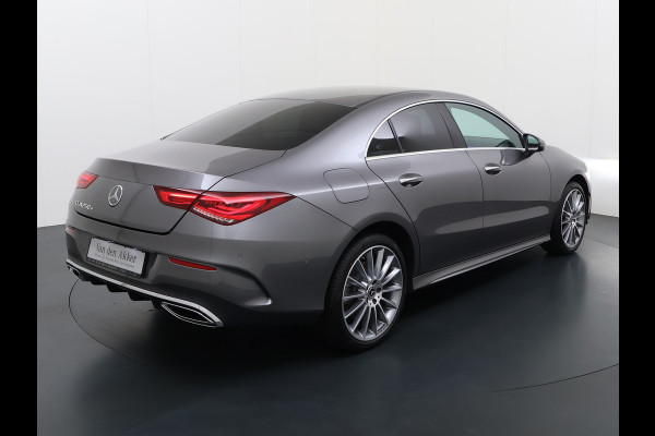 Mercedes-Benz CLA-Klasse 250e AMG // Keyless Entry // Sfeerverlichting // Camera // 19" AMG Velgen // Apple Carplay // Android Auto // Privacy Glas