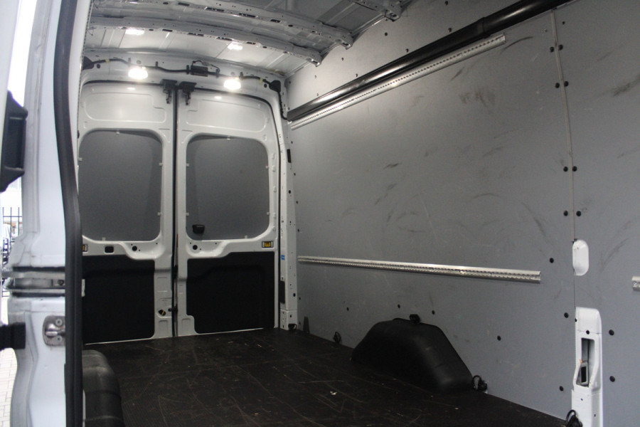 Ford Transit 350 2.0 TDCI L4H3 Trend RWD 130pk - Spiegel Camera - Cruise - Carplay - Airco - PDC - Rijklaar
