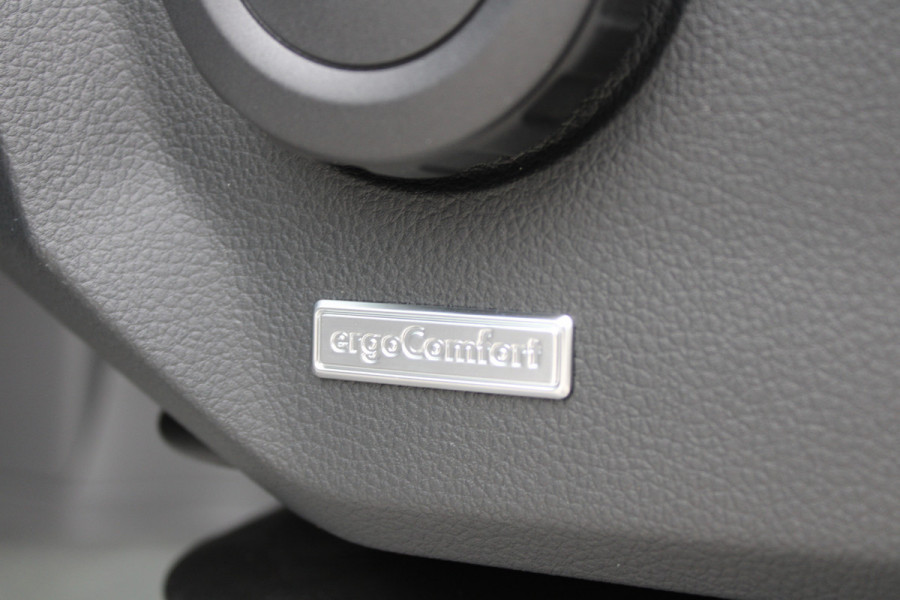 Volkswagen Crafter 30 2.0 TDI L3H3 140pk - Navigatie - DAB - Geveerde Stoel - Camera - Carplay - Rijklaar