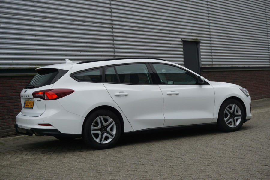 Ford FOCUS Wagon 1.0 EcoBoost 125PK Hybrid Connected/Comfortstoel/ Trekhaak afneembaar.