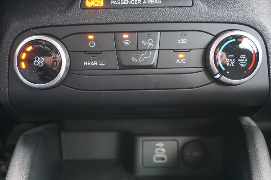 Ford FOCUS Wagon 1.0 EcoBoost 125PK Hybrid Connected/Comfortstoel/ Trekhaak afneembaar.