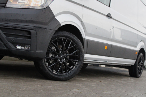 Volkswagen Crafter 30 2.0 TDI L3H3 140pk - Navigatie - DAB - Geveerde Stoel - Camera - Carplay - Rijklaar