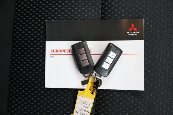 Mitsubishi Outlander 2.4 PHEV Pure*AUTOM.*ECC*CRUISE*NAVI*CAM*TEL*