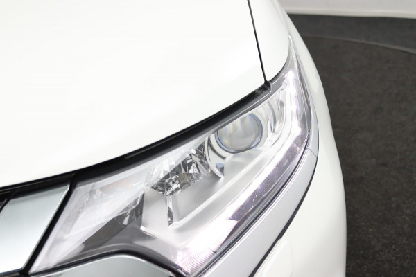 Mitsubishi Outlander 2.4 PHEV Pure*AUTOM.*ECC*CRUISE*NAVI*CAM*TEL*