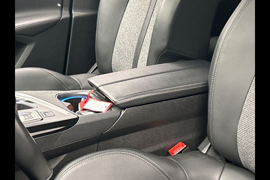 Peugeot 5008 1.2 PureTech Allure | 7-Pers | Origineel NL | Navigatie | Camera