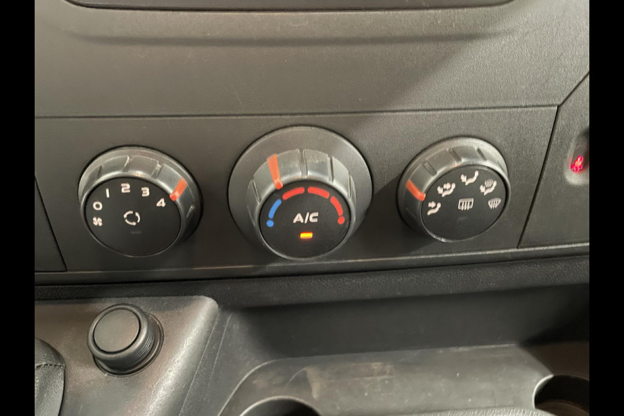 Renault Master T35 2.3 dCi L2H2 130PK Airco Cruise Control Navi PDA achter 2-zits