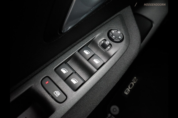 Peugeot 208 1.2 PureTech Active-pack Sport (APPLE CARPLAY,LED,SPORTSTOELEN,CLIMATE,CRUISE,LM-VELGEN,PARKEERSENSOREN,TOPCONDITIE)