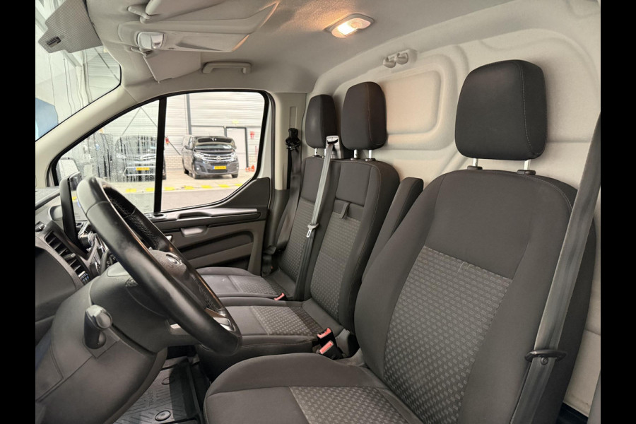 Ford Transit Custom L2H1 Trend 130PK Automaat Navigatie DAB Parkeersensoren Airco Camera Carplay