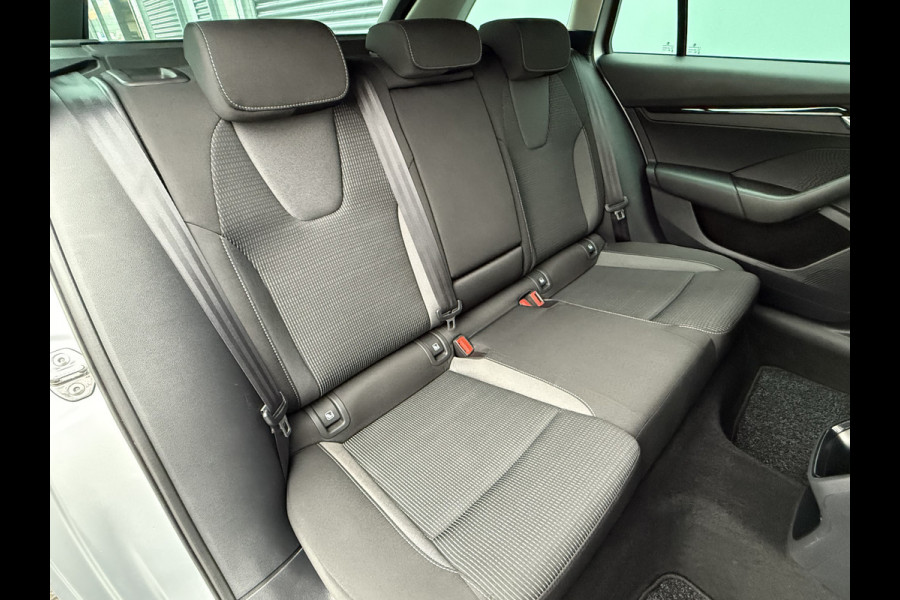 Škoda Octavia Combi BWJ 2022 | 1.0TSI 111PK Business Ed | CLIMA | NAVI | PDC | PRIVACY GLASS | CARPLAY | CRUISE | VIRTUAL COCKPIT